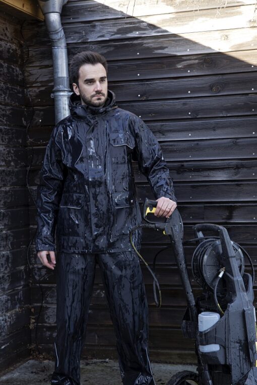 lma orage rain jacket 2055 navy action shot